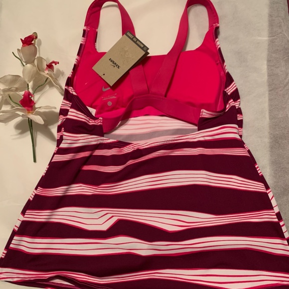 Nike top swimwear/workout top small new with tag - Picture 3 of 4
